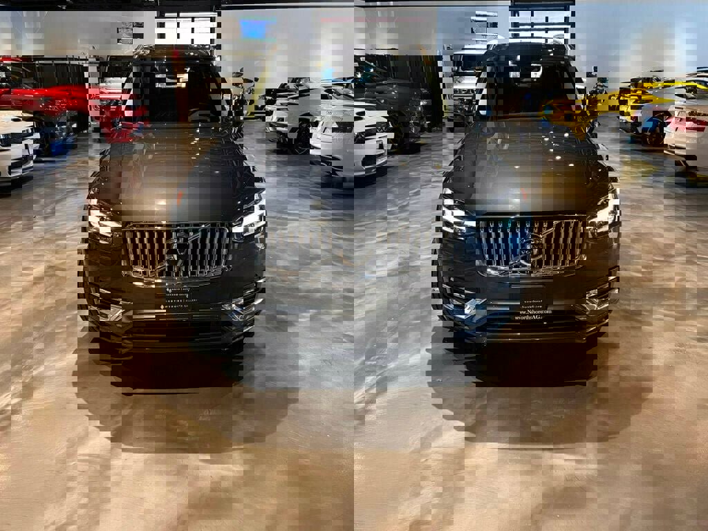 Used 2023 Volvo XC90 B5 Plus w/ Protection Package Premier image 9