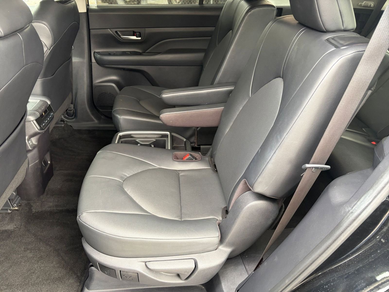 Used 2025 Toyota Grand Highlander FWD image 21