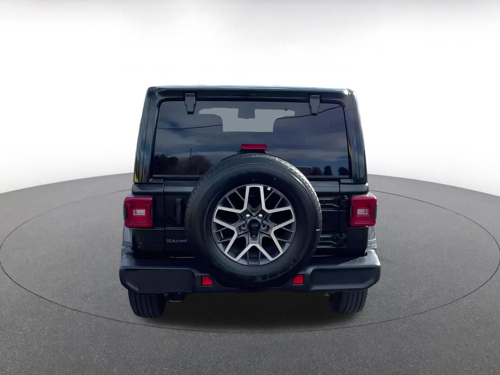 Used 2025 Jeep Wrangler Sahara image 14