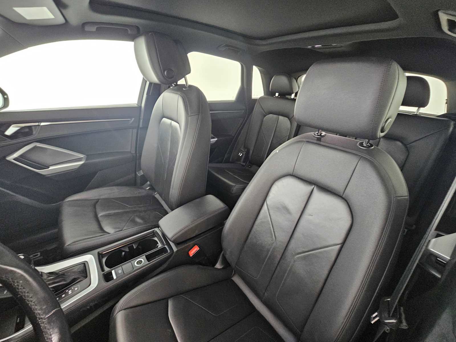 Used 2021 Audi Q3 2.0T Premium w/ Convenience Package AWD/4WD image 21