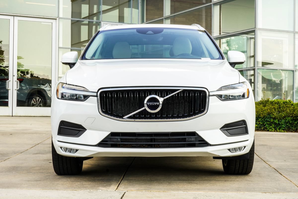 Used 2021 Volvo XC60 T5 Momentum w/ Premium Package AWD/4WD image 7