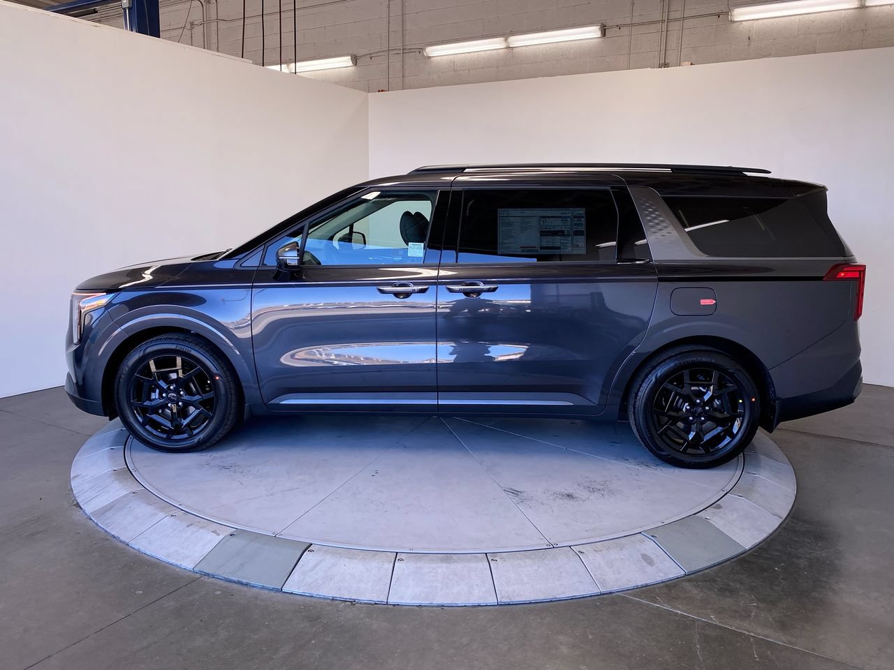 New 2027 Kia Carnival EX w/ Dark Edition Package FWD image 2