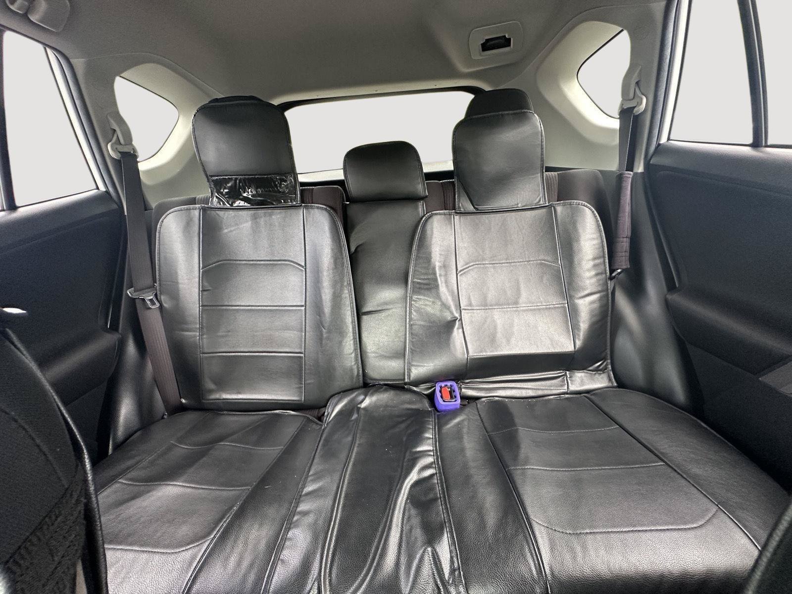 Used 2018 Toyota RAV4 LE FWD image 45