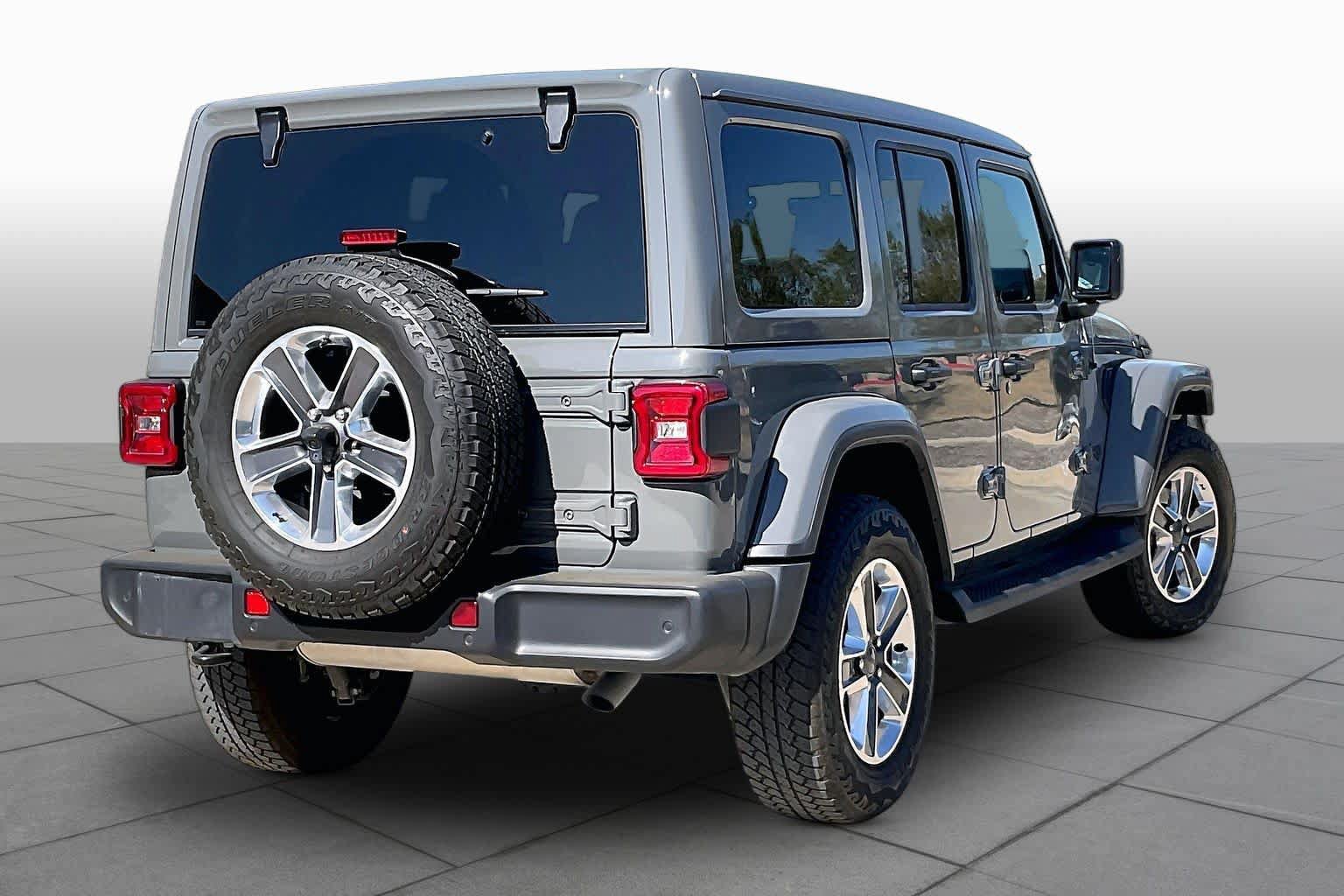 Used 2020 Jeep Wrangler Unlimited Sahara AWD/4WD image 12