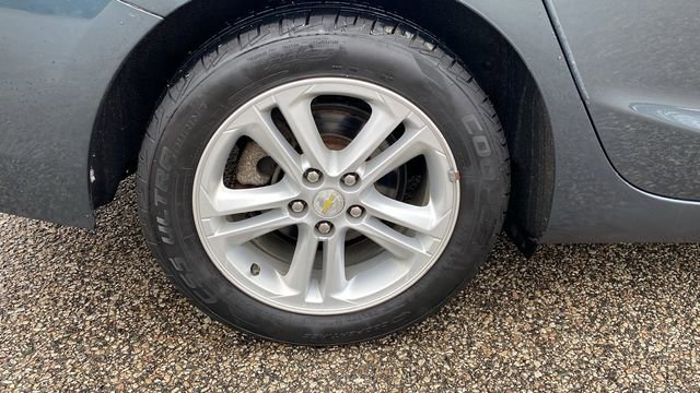Used 2017 Chevrolet Cruze LT image 12