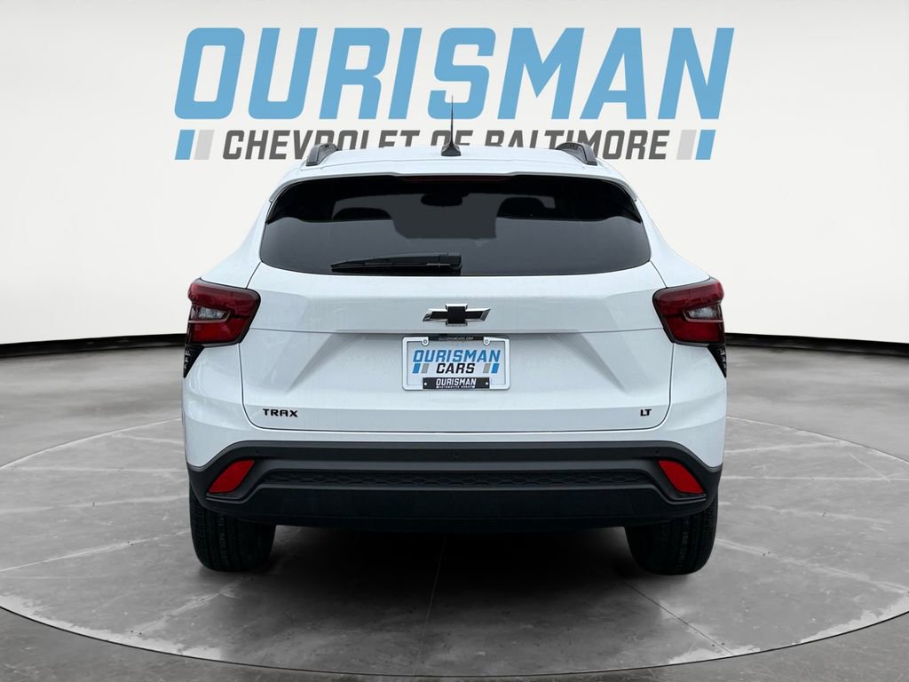 New 2026 Chevrolet Trax LT w/ Sunroof Package FWD image 5