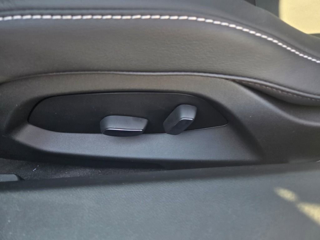 New 2026 Chevrolet Corvette Stingray Coupe w/ Z51 Performance Package image 13