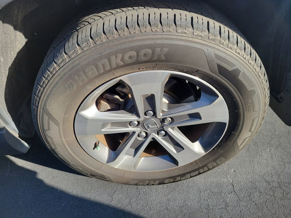 Used 2025 Honda Pilot EX-L image 16