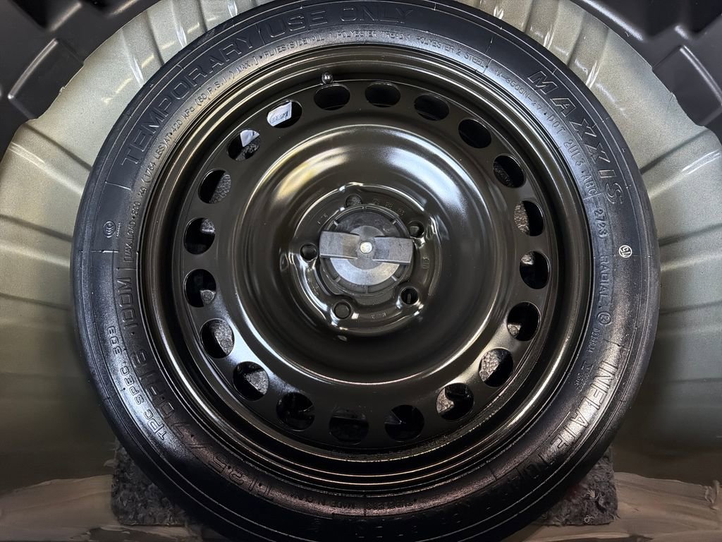 Used 2024 Chevrolet Equinox LS image 32