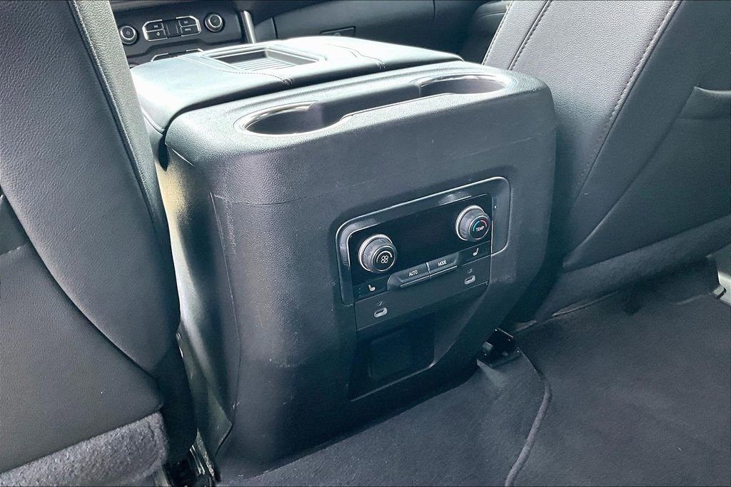 Used 2022 Chevrolet Tahoe Z71 w/ Luxury Package image 9