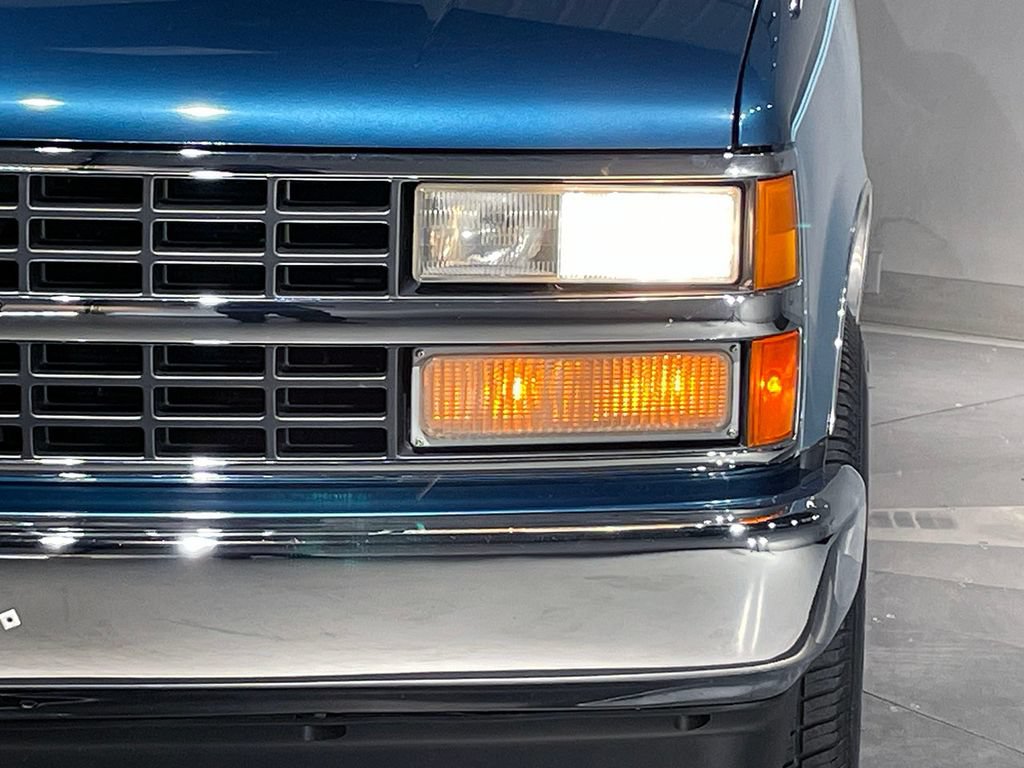 Used 1992 Chevrolet Silverado 1500 2WD Regular Cab image 22