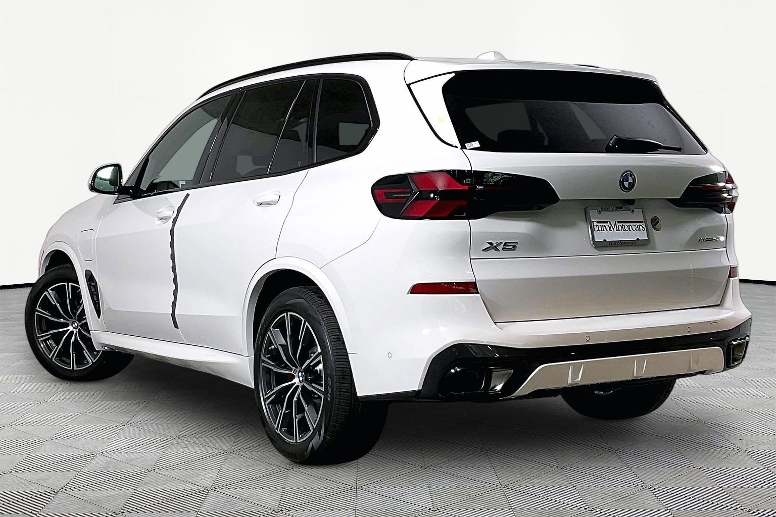 New 2026 BMW X5 xDrive50e AWD/4WD image 5