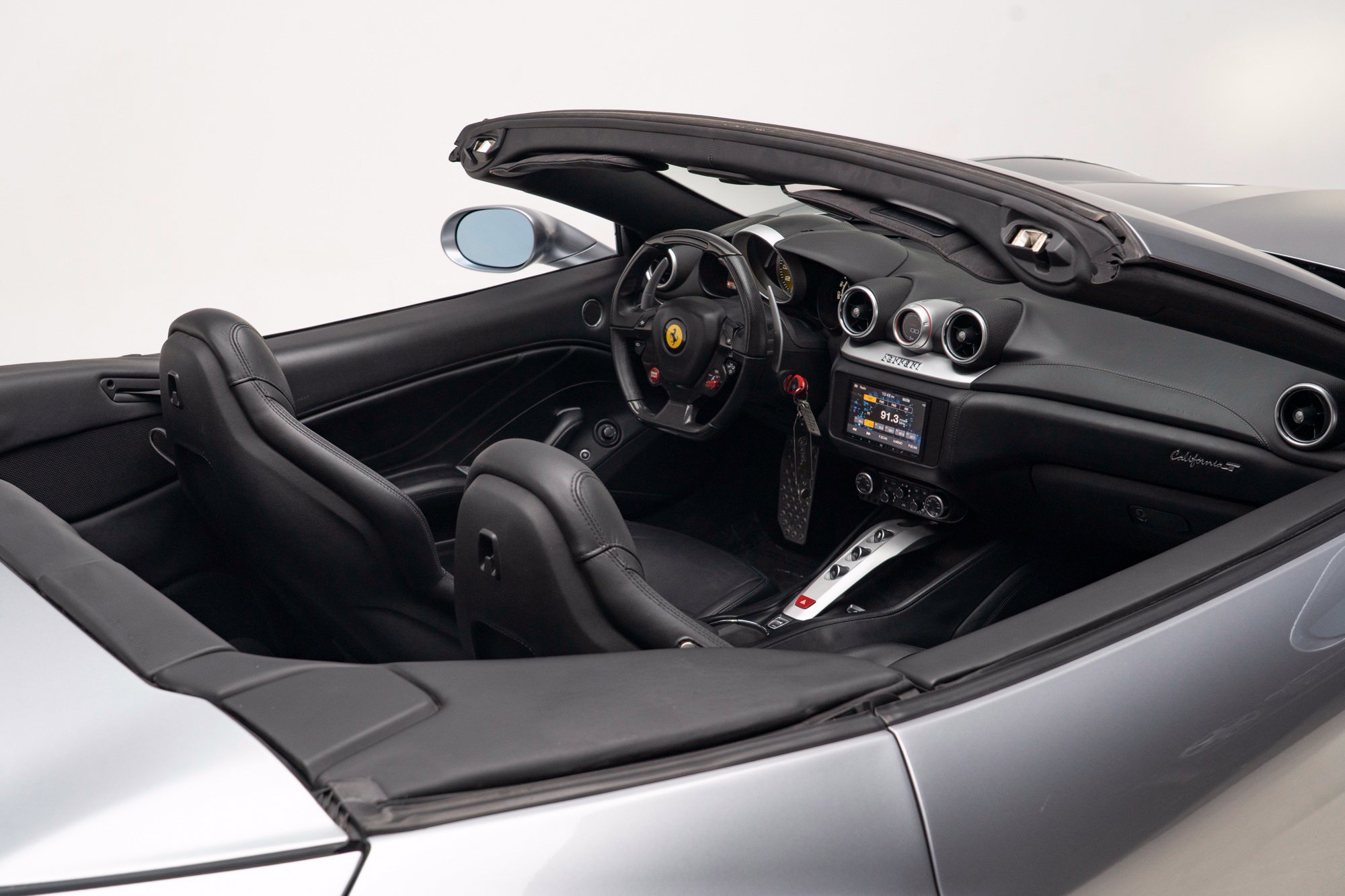 Used 2016 Ferrari California T RWD image 49