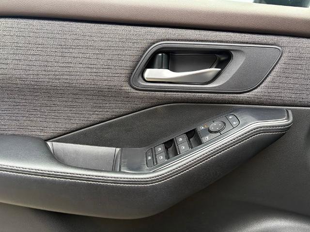 Certified 2023 Nissan Rogue SV image 14