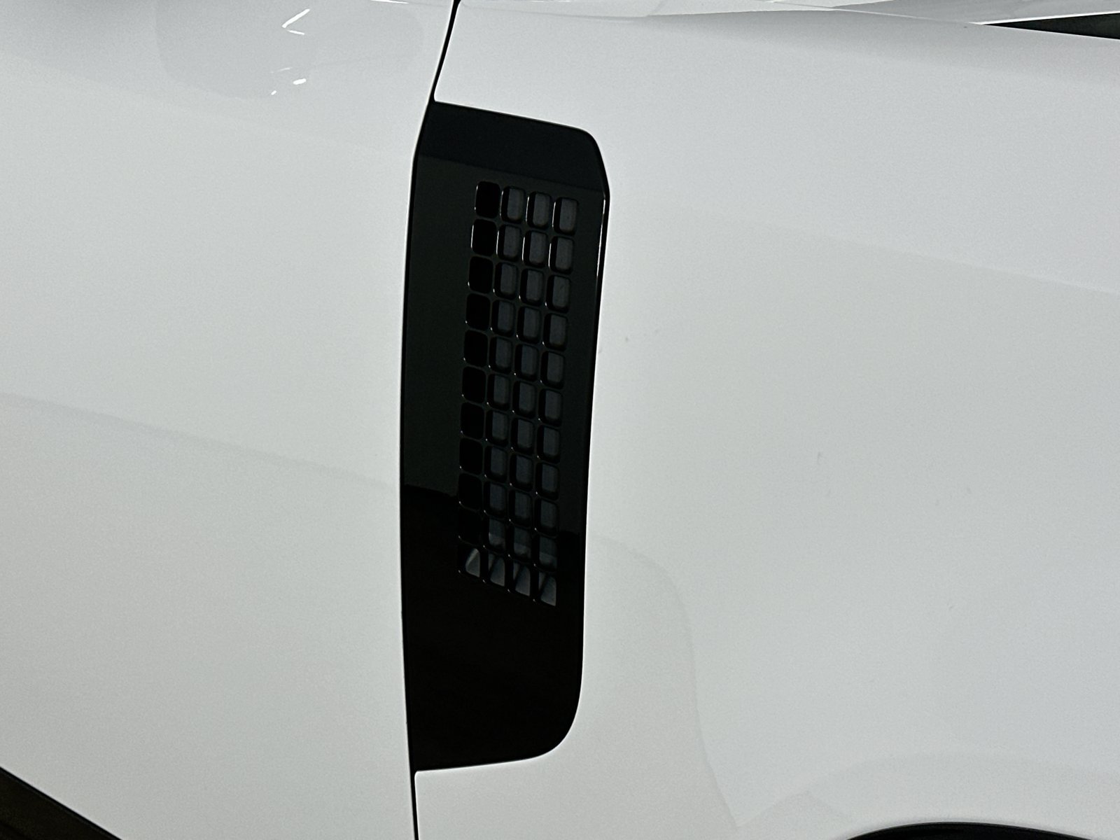 New 2026 Land Rover Defender 110 X-Dynamic SE AWD/4WD image 9