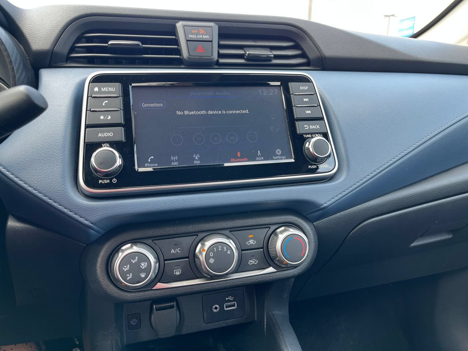 Used 2025 Nissan Versa SV FWD image 19