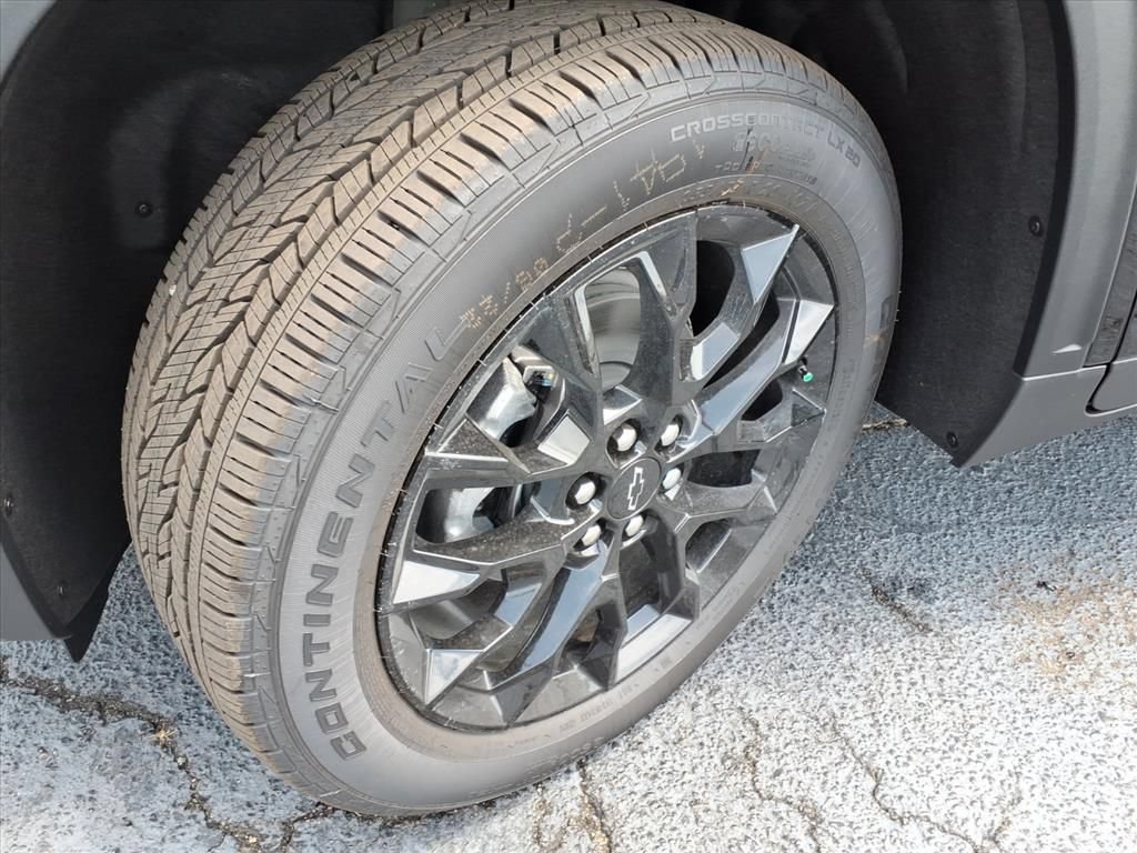 New 2026 Chevrolet Traverse LT w/ Midnight/Sport Edition FWD image 16