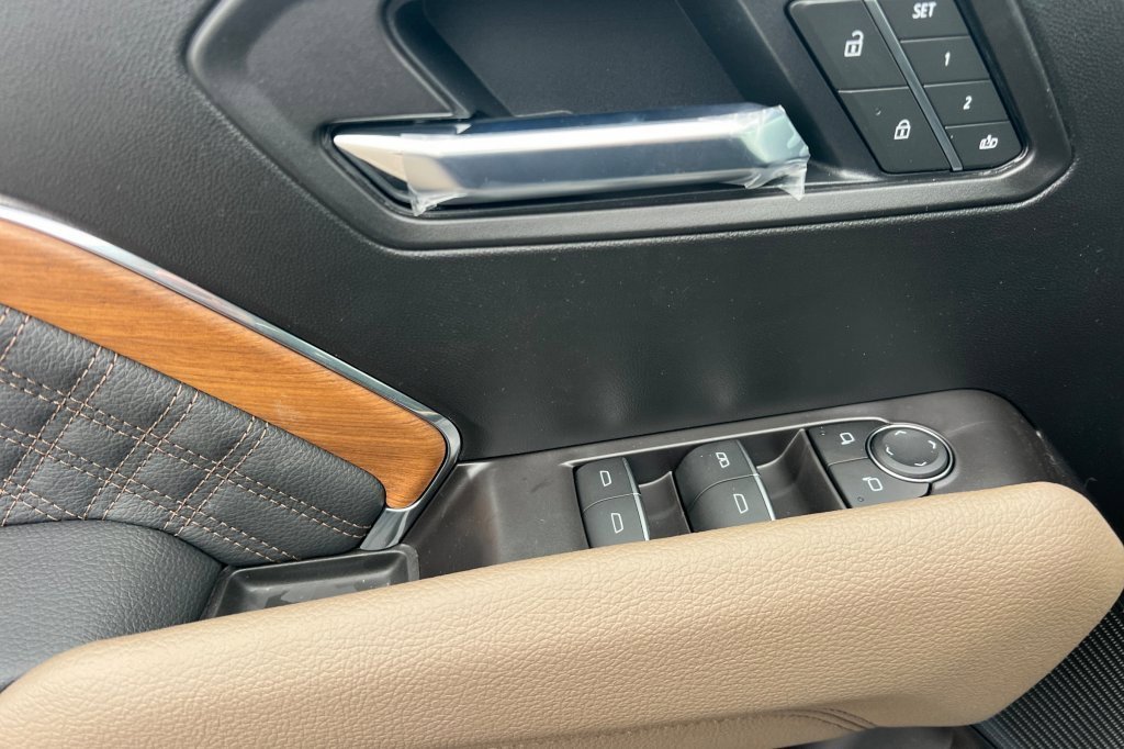 New 2026 GMC Canyon Denali image 8