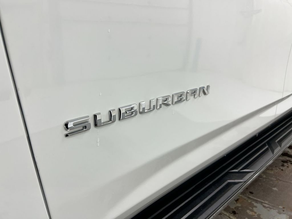Used 2024 Chevrolet Suburban LT image 27
