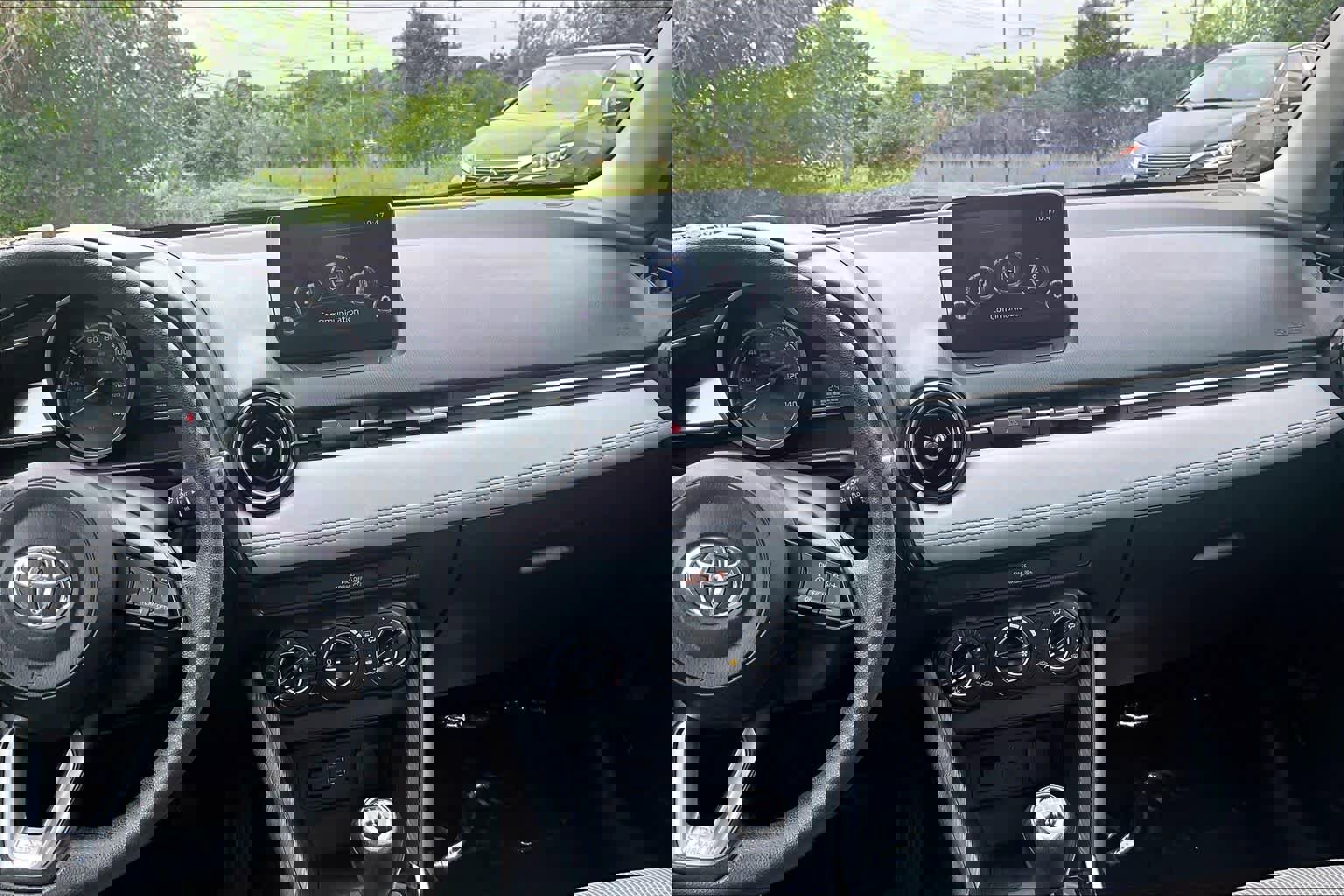 Used 2019 Toyota Yaris LE FWD image 7