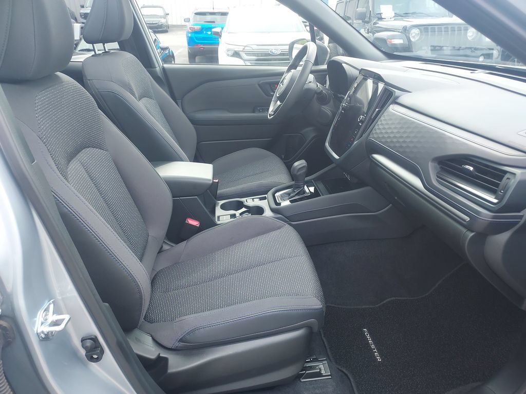 Certified 2025 Subaru Forester Premium AWD/4WD image 32