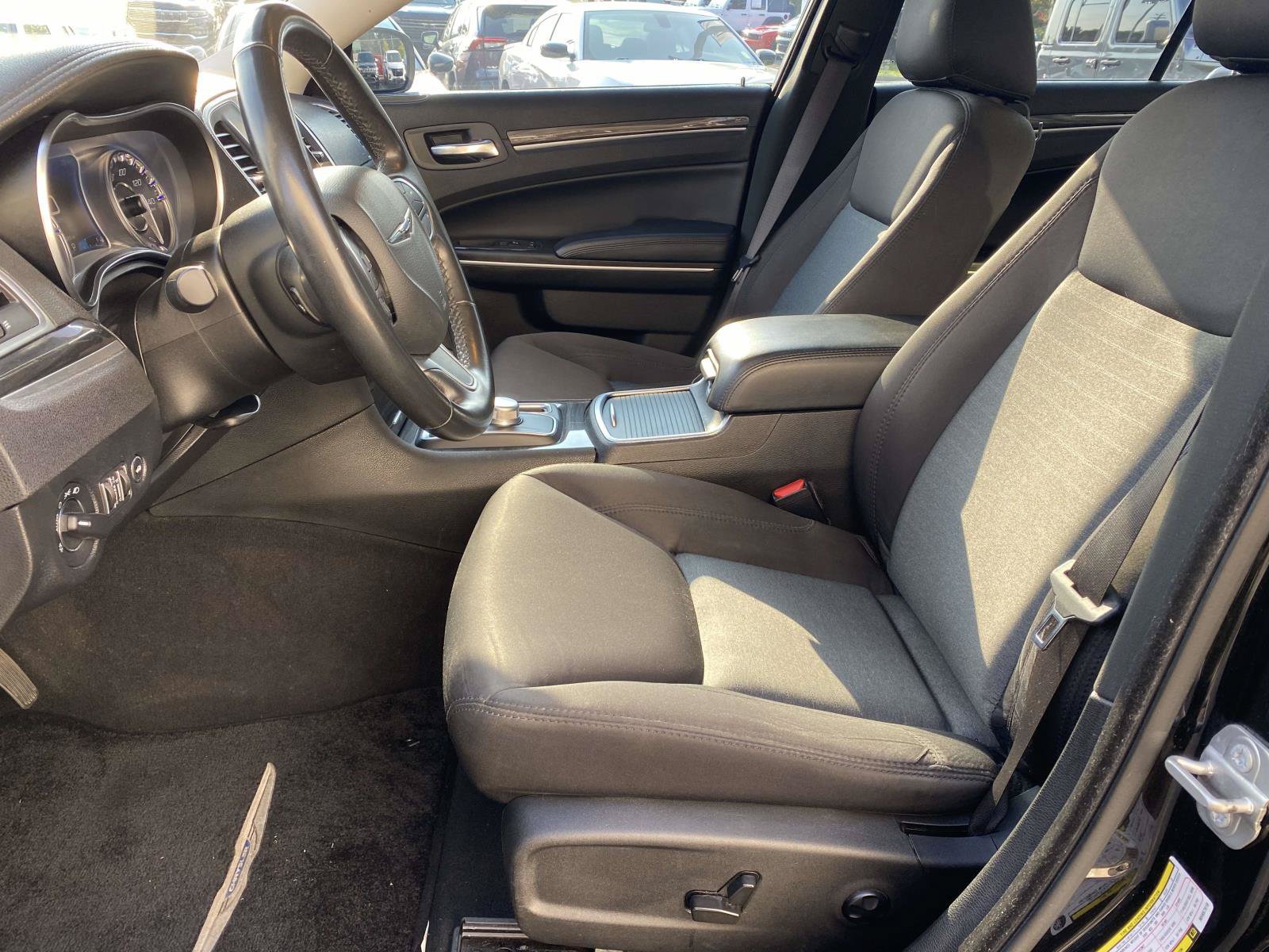 Used 2021 Chrysler 300 Touring w/ Sport Appearance Package RWD image 23