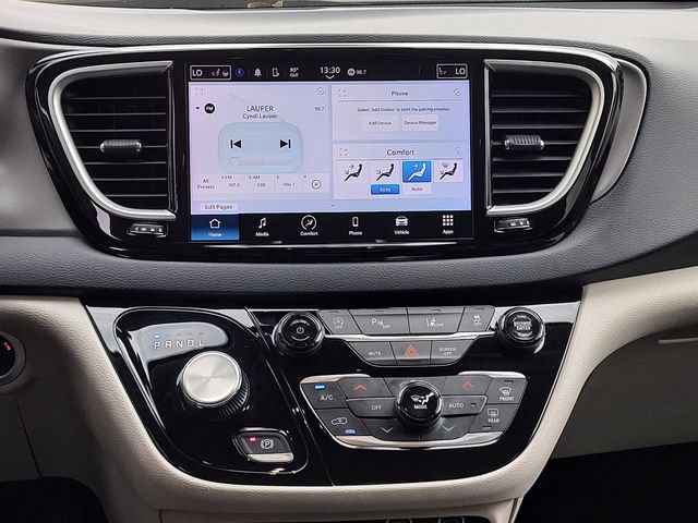 Used 2023 Chrysler Pacifica Touring-L FWD image 13