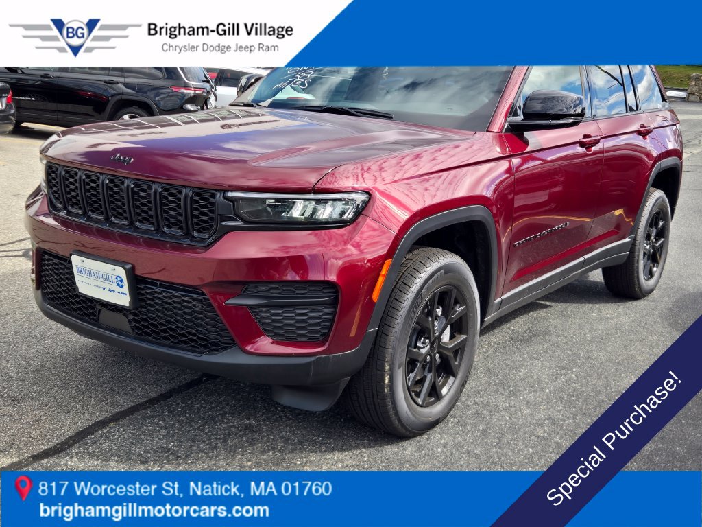 Used 2025 Jeep Grand Cherokee Altitude AWD/4WD image 2
