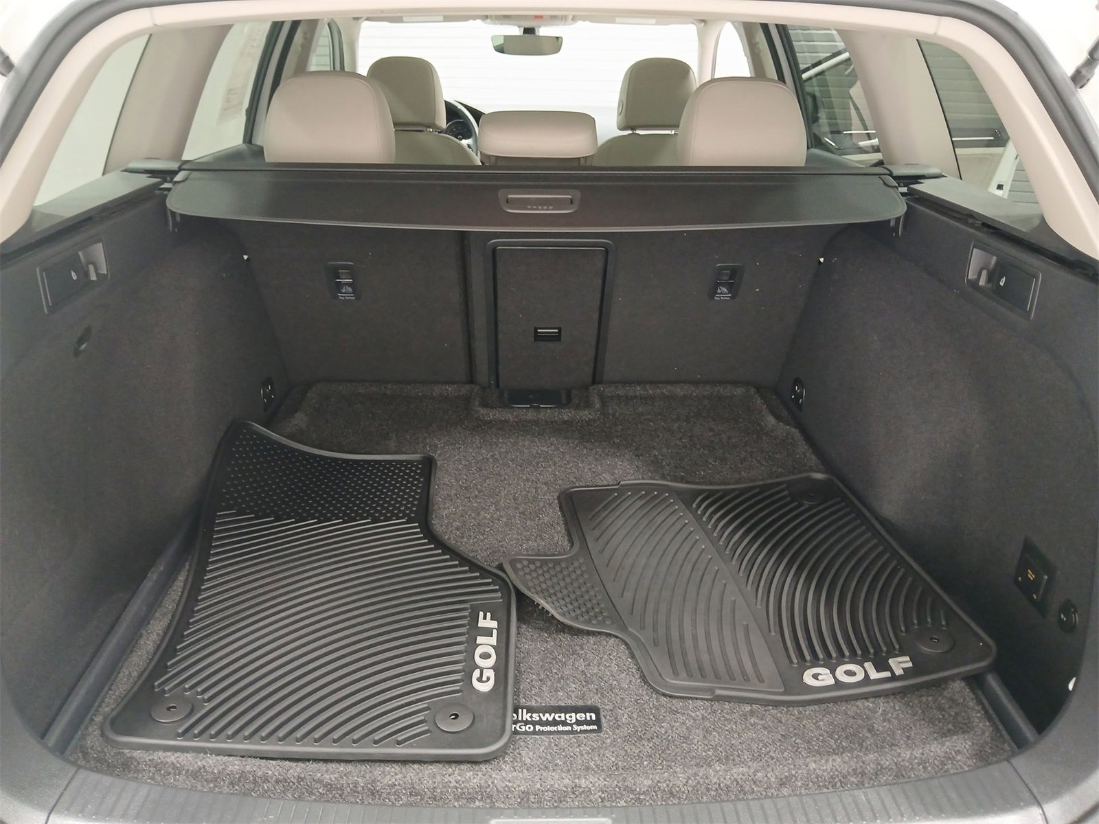 Used 2018 Volkswagen Golf SEL image 24