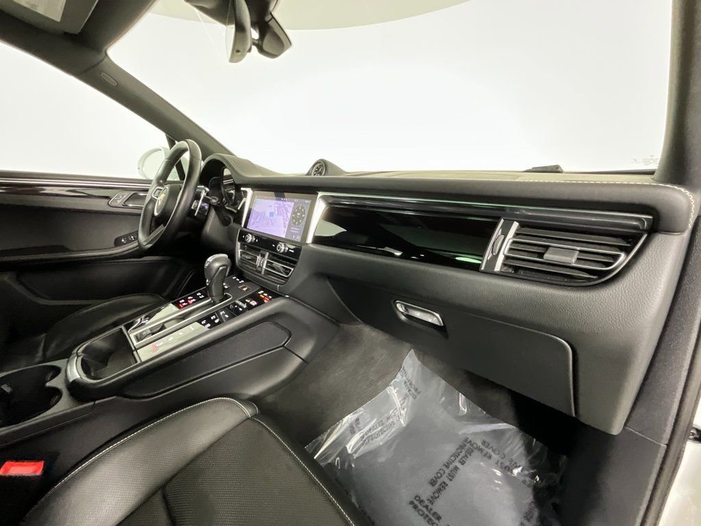 Used 2022 Porsche Macan AWD/4WD image 19