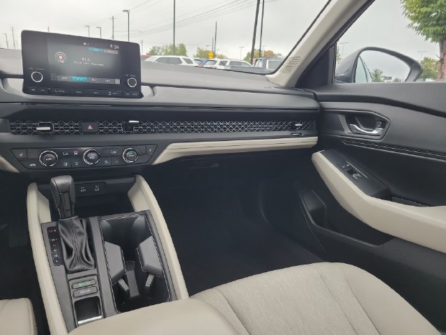 Certified 2023 Honda Accord EX image 29