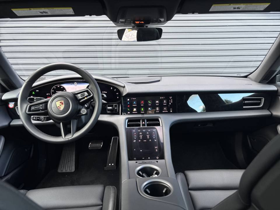 New 2025 Porsche Taycan w/ Premium Package RWD image 12