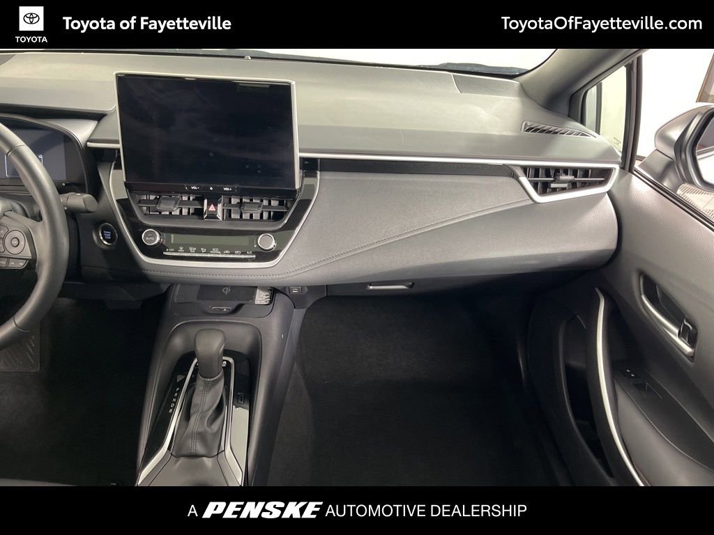 Used 2025 Toyota Corolla SE w/ SE Premium Package image 18