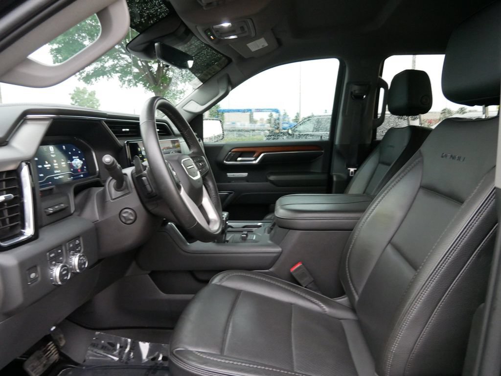 Used 2023 GMC Sierra 1500 Denali w/ Technology Package AWD/4WD image 9