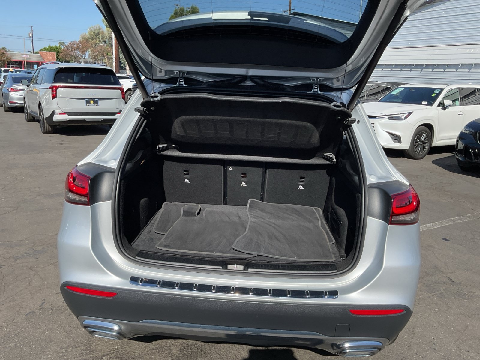 Used 2021 Mercedes-Benz GLA 250 4MATIC w/ Premium Package image 26