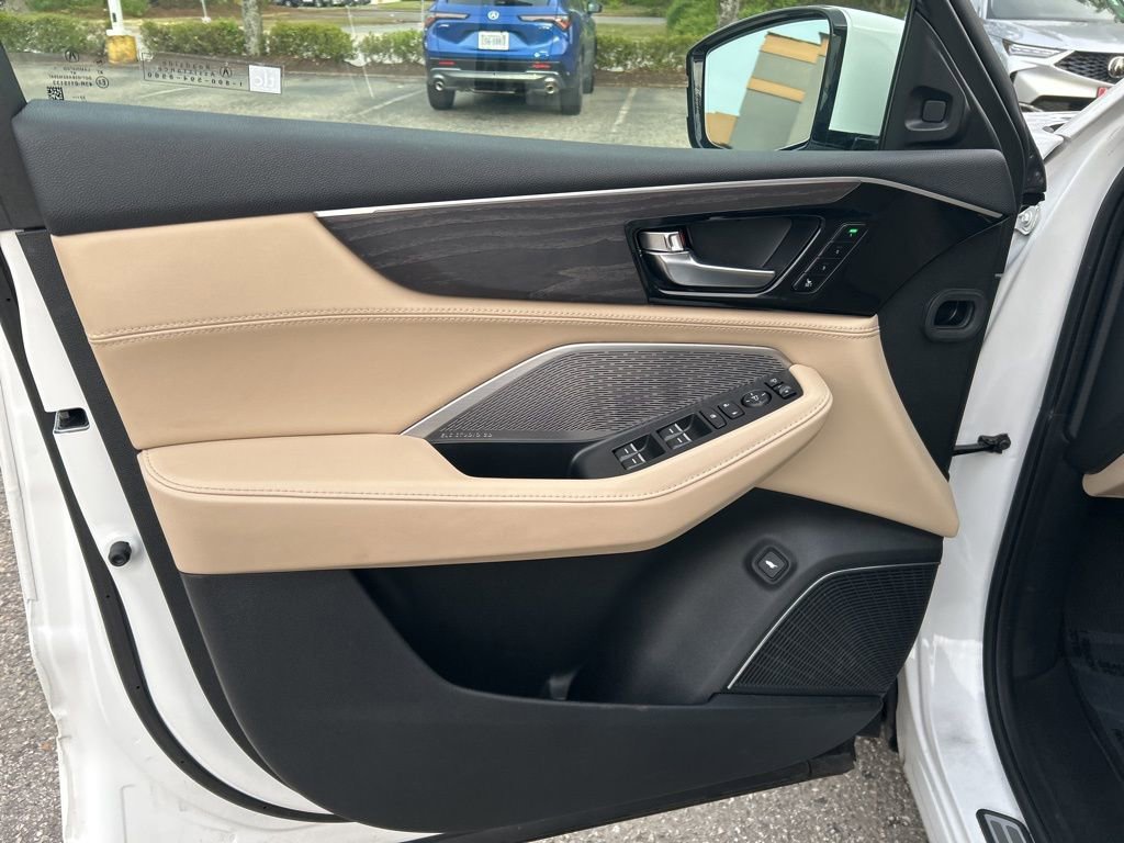 Used 2023 Acura MDX SH-AWD image 16