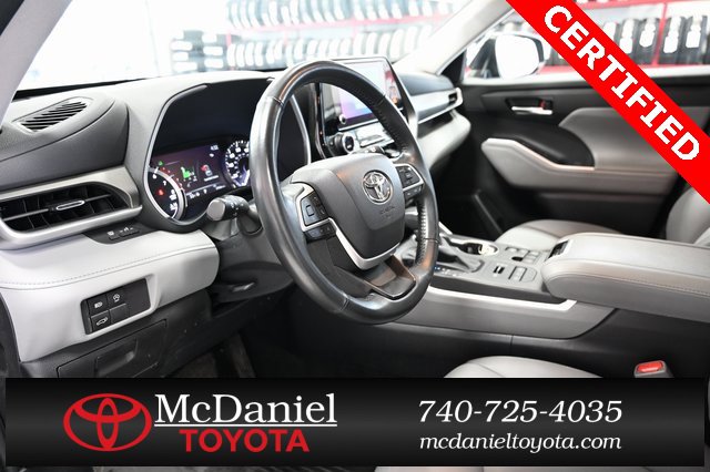 Certified 2023 Toyota Highlander XLE image 23