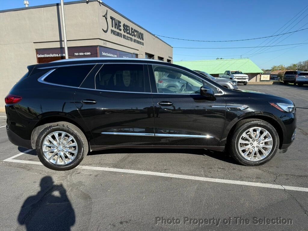 Used 2021 Buick Enclave Premium w/ Sun and Sites Package image 17