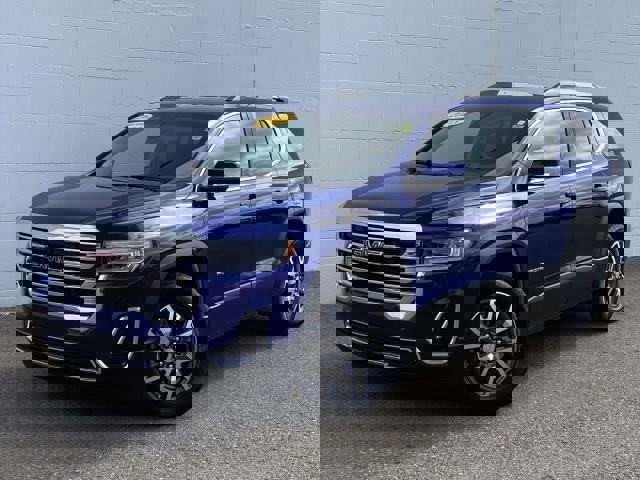 Used 2023 GMC Acadia SLE w/ Driver Convenience Package