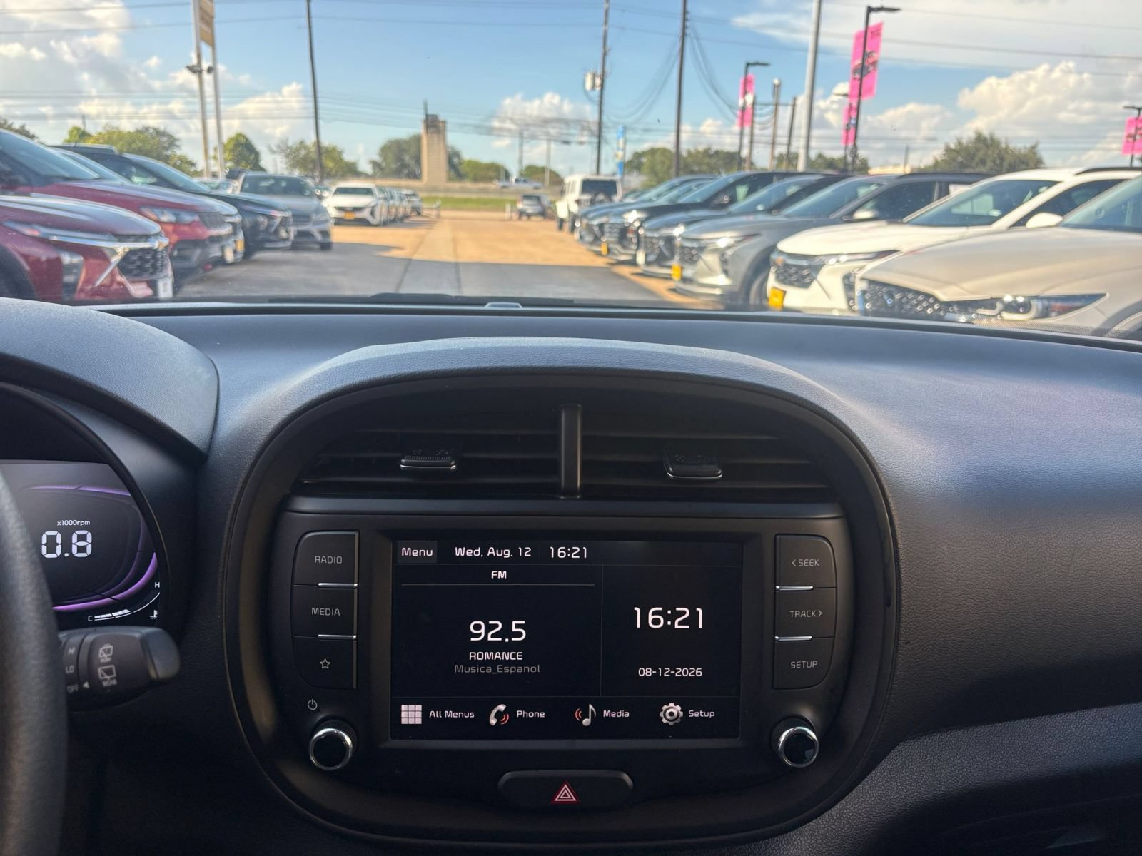 Used 2025 Kia Soul LX w/ LX Technology Package FWD image 14