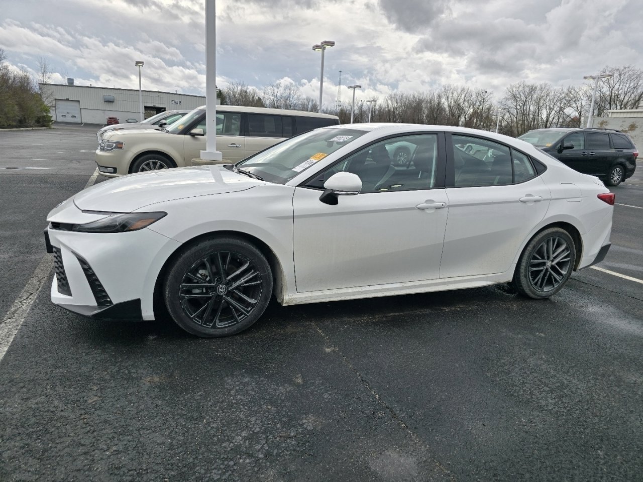 Certified 2025 Toyota Camry SE image 4