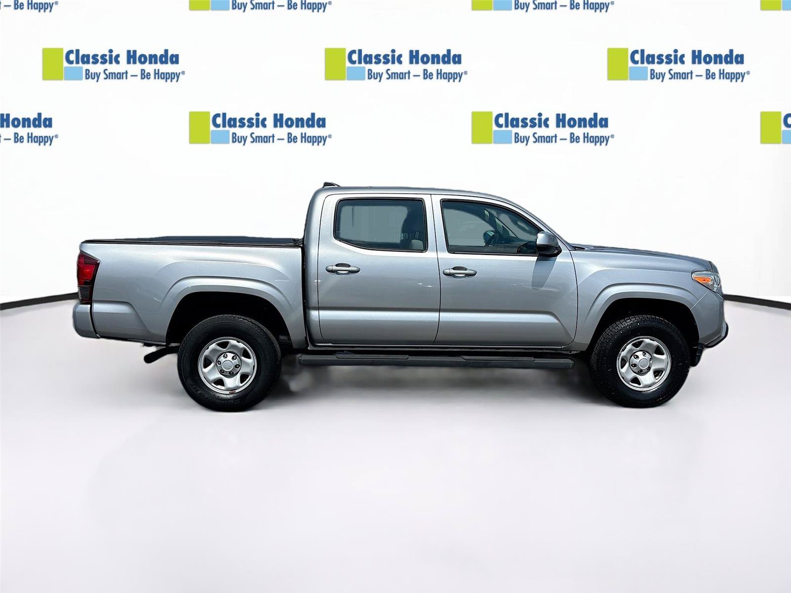 Used 2018 Toyota Tacoma SR RWD image 9