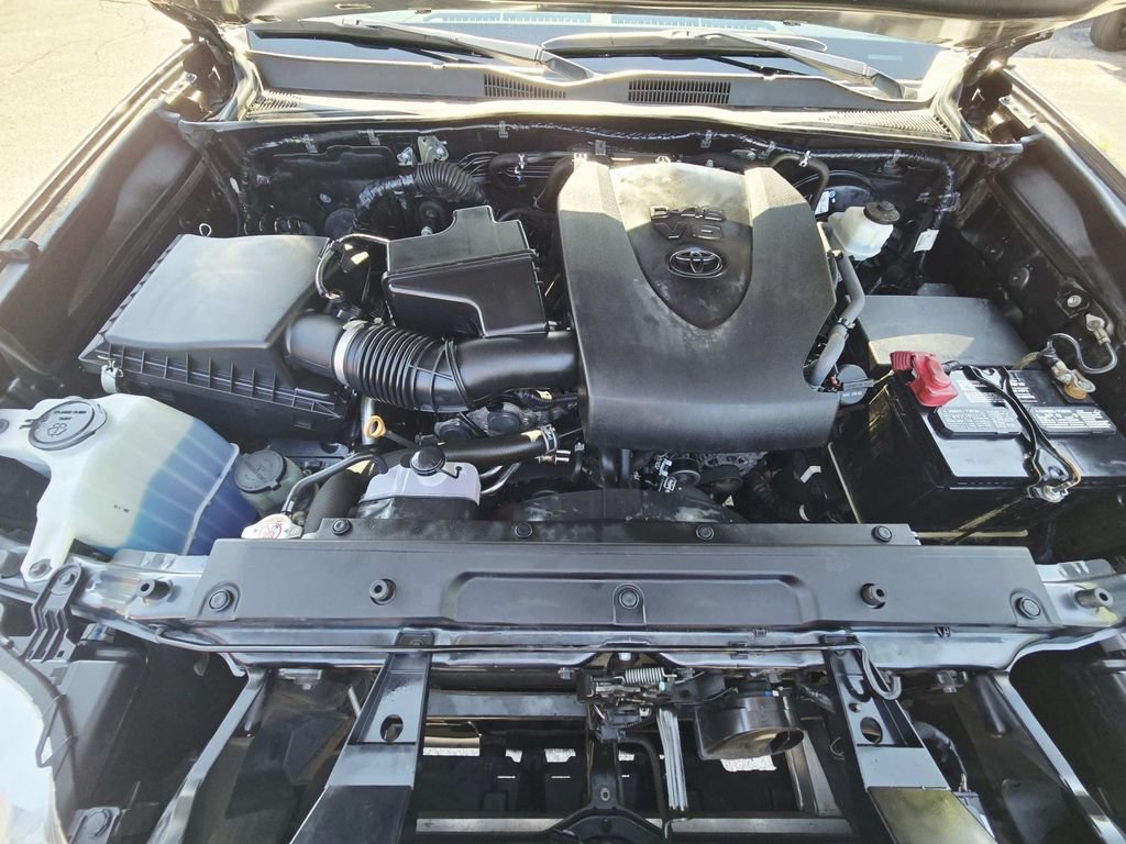 Used 2021 Toyota Tacoma SR AWD/4WD image 19