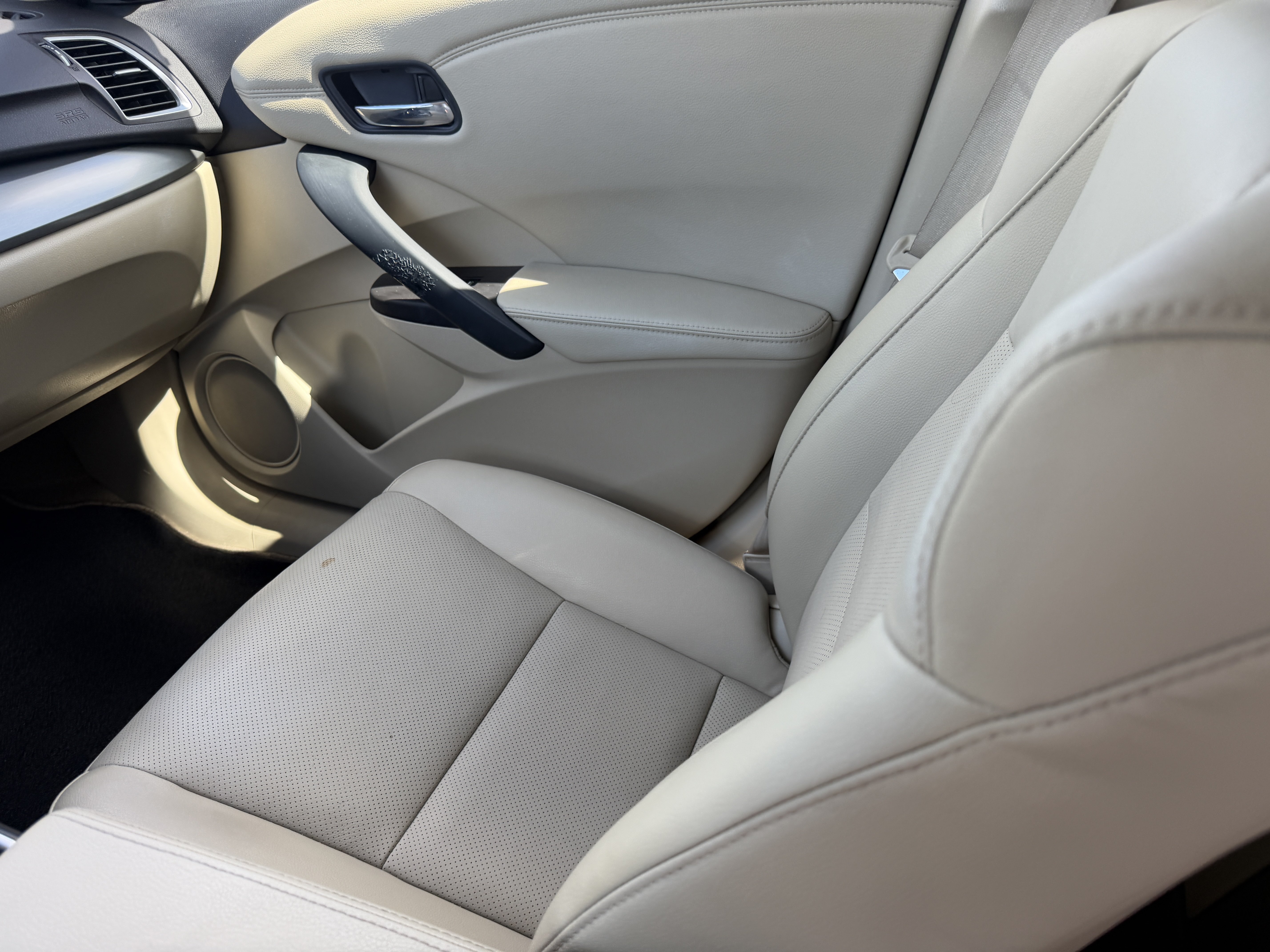 Used 2018 Acura RDX w/ Tech & AcuraWatch Plus Pack FWD image 15