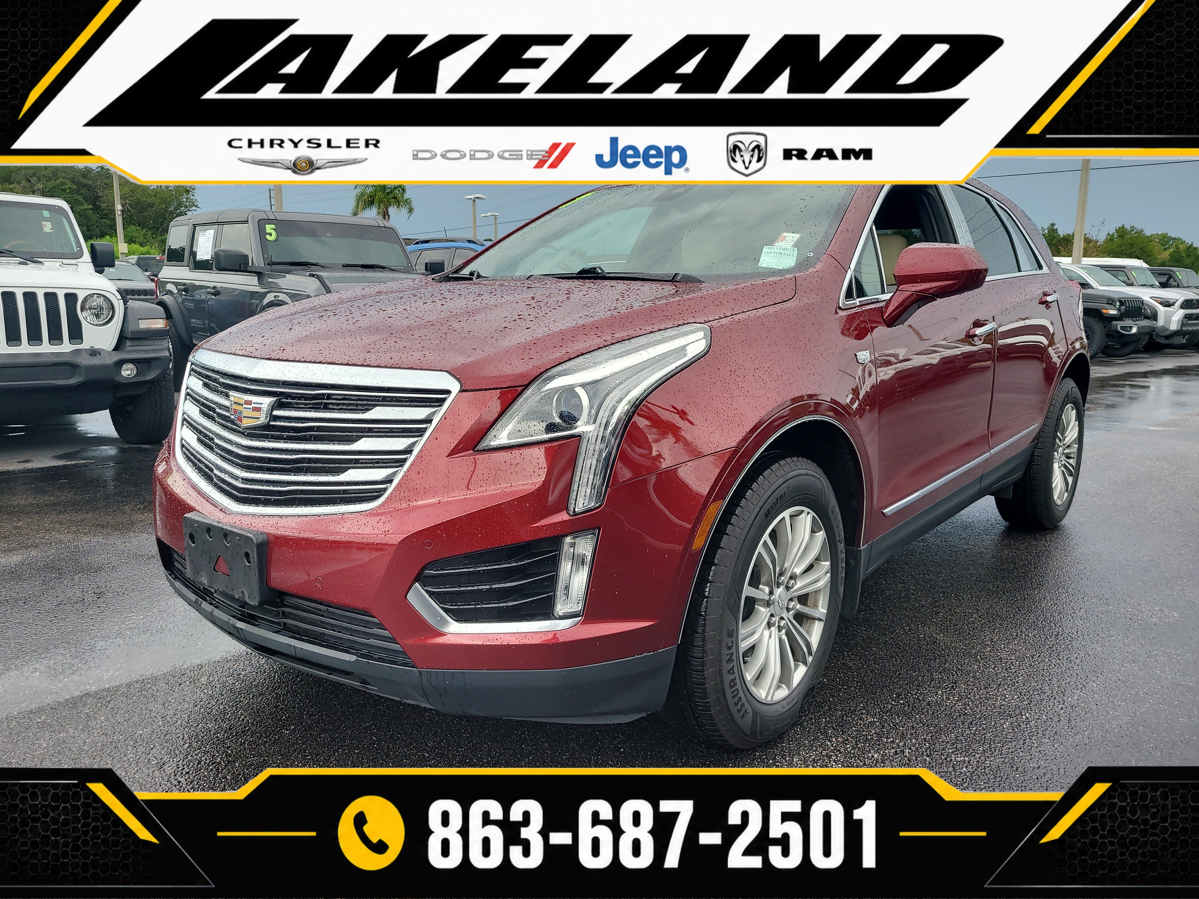 Used 2017 Cadillac XT5 Luxury w/ Driver Awareness Package FWD image 3