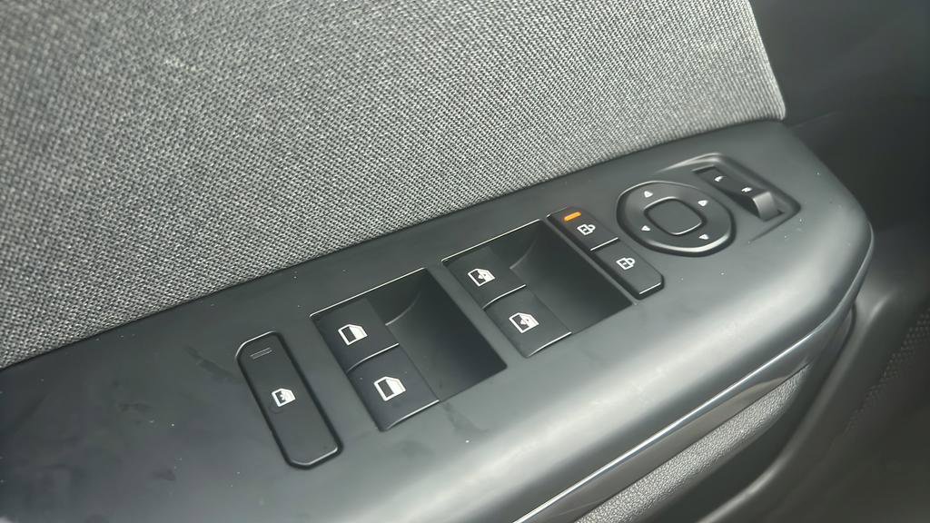 Used 2025 Kia K4 EX image 18