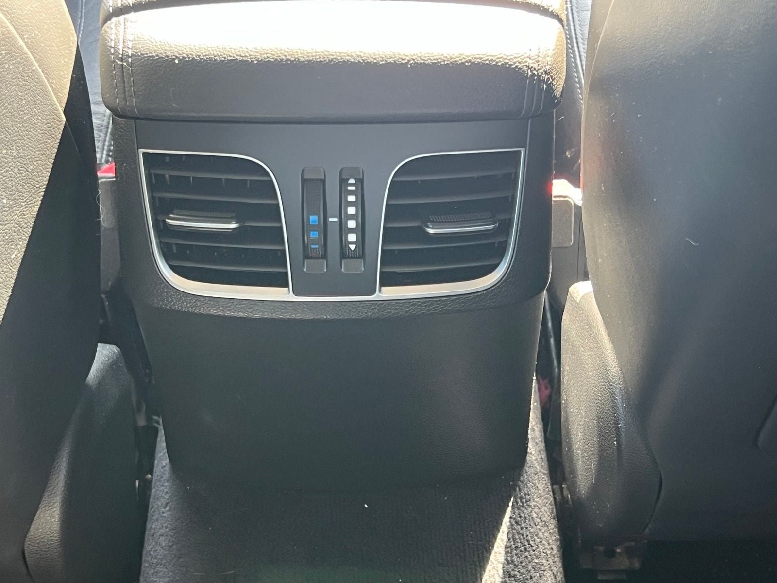Used 2016 Hyundai Genesis 3.8 RWD image 18