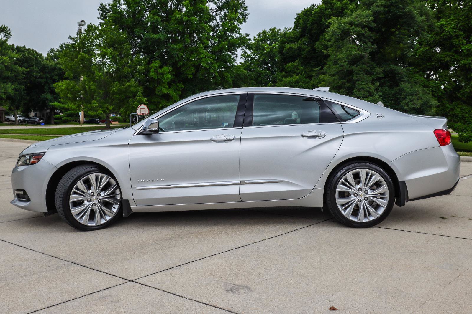 Used 2018 Chevrolet Impala Premier w/ Premier Confidence Package FWD image 4