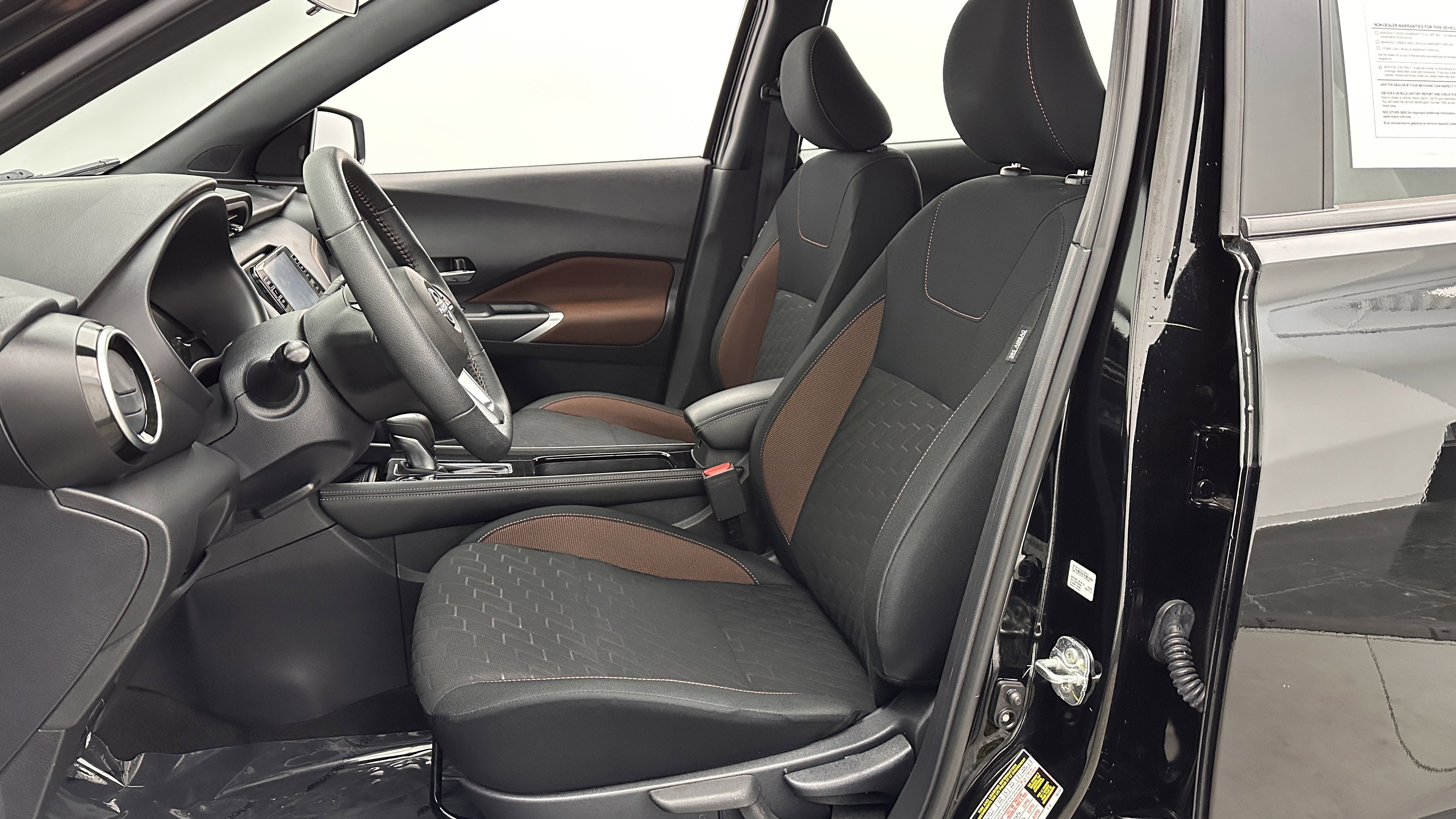 Used 2024 Nissan Kicks SR FWD image 13