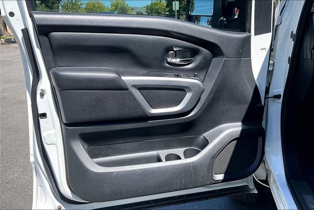 Used 2017 Nissan Titan SV RWD image 22